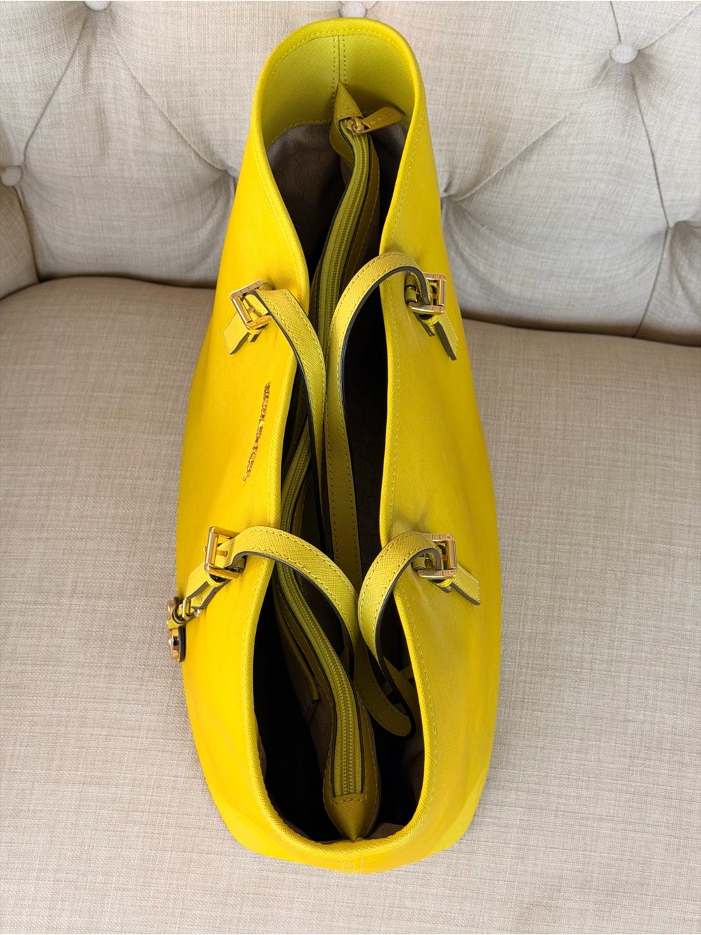 Michael Kors Lime Yellow Tote Bag - Saffiano Leather - Picture 6 of 17